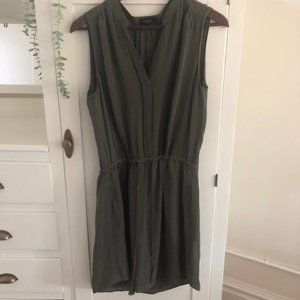 Babaton sleeveless Bennett dress in taupe